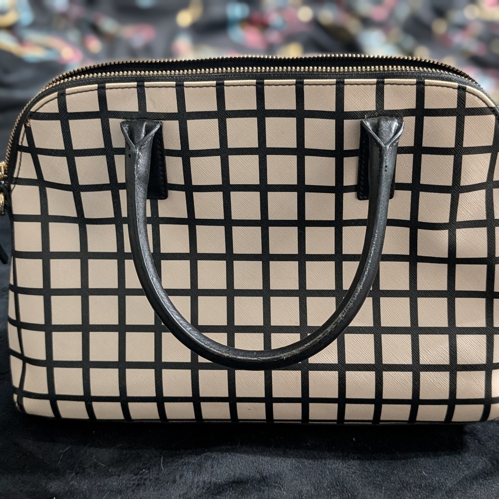 Large Bag With Matching Wallet And Pouch - image 3